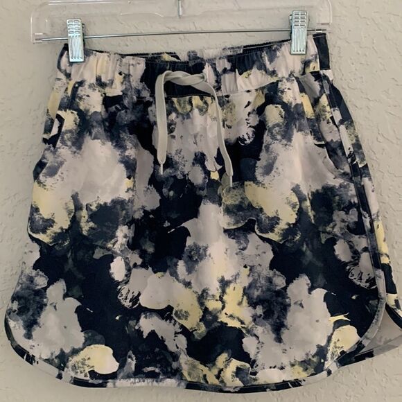 Slazenger Women’s Golf Skirt with Attached Shorts. Size XS - Picture 1 of 8